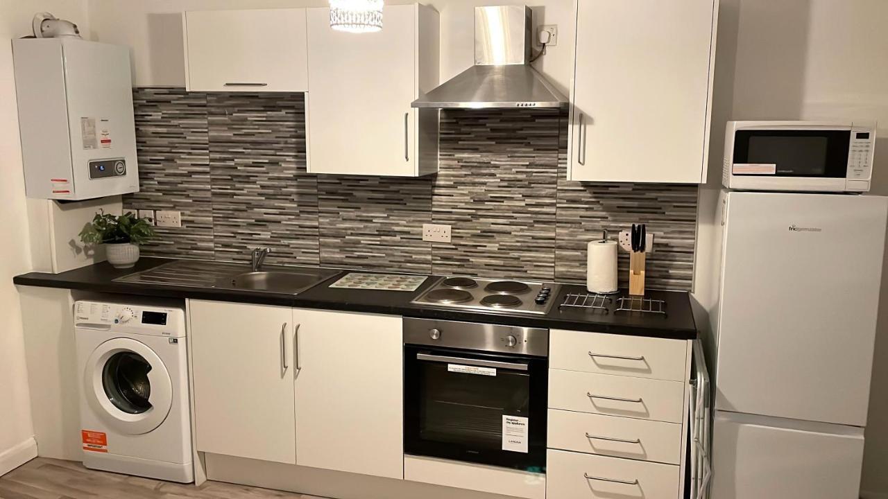 Supreme - 1 Bedroom Apart Sleeps 4 Short/Long Stay Джиллингем Экстерьер фото