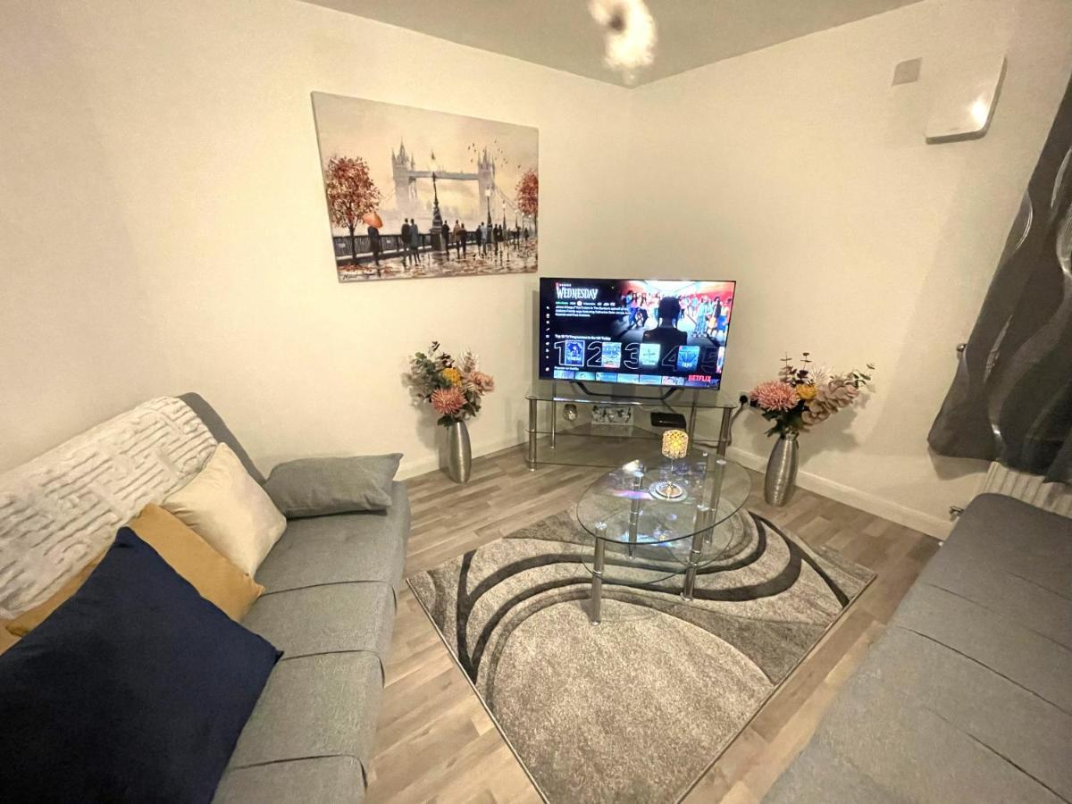 Supreme - 1 Bedroom Apart Sleeps 4 Short/Long Stay Джиллингем Экстерьер фото