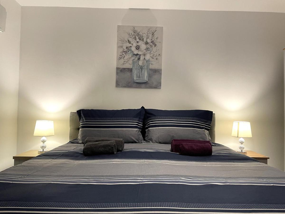 Supreme - 1 Bedroom Apart Sleeps 4 Short/Long Stay Джиллингем Экстерьер фото