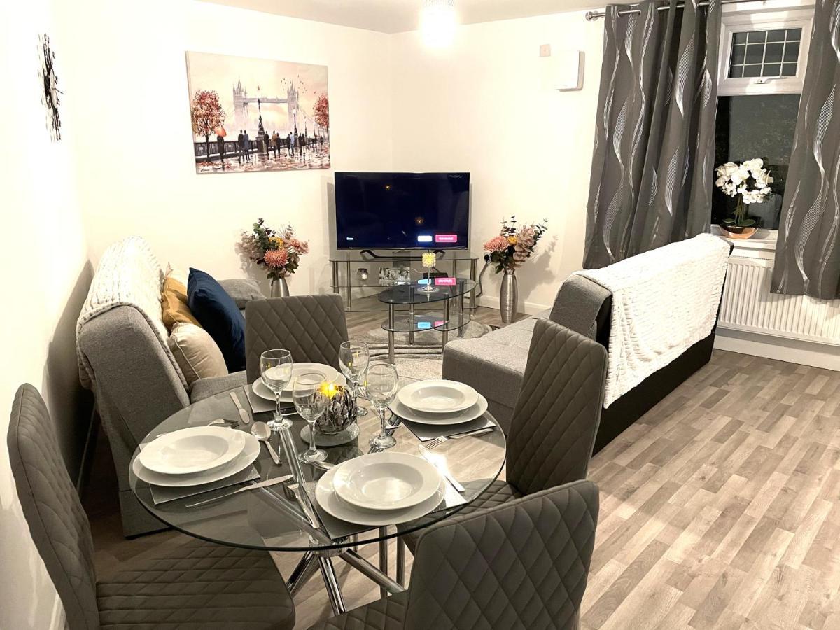 Supreme - 1 Bedroom Apart Sleeps 4 Short/Long Stay Джиллингем Экстерьер фото
