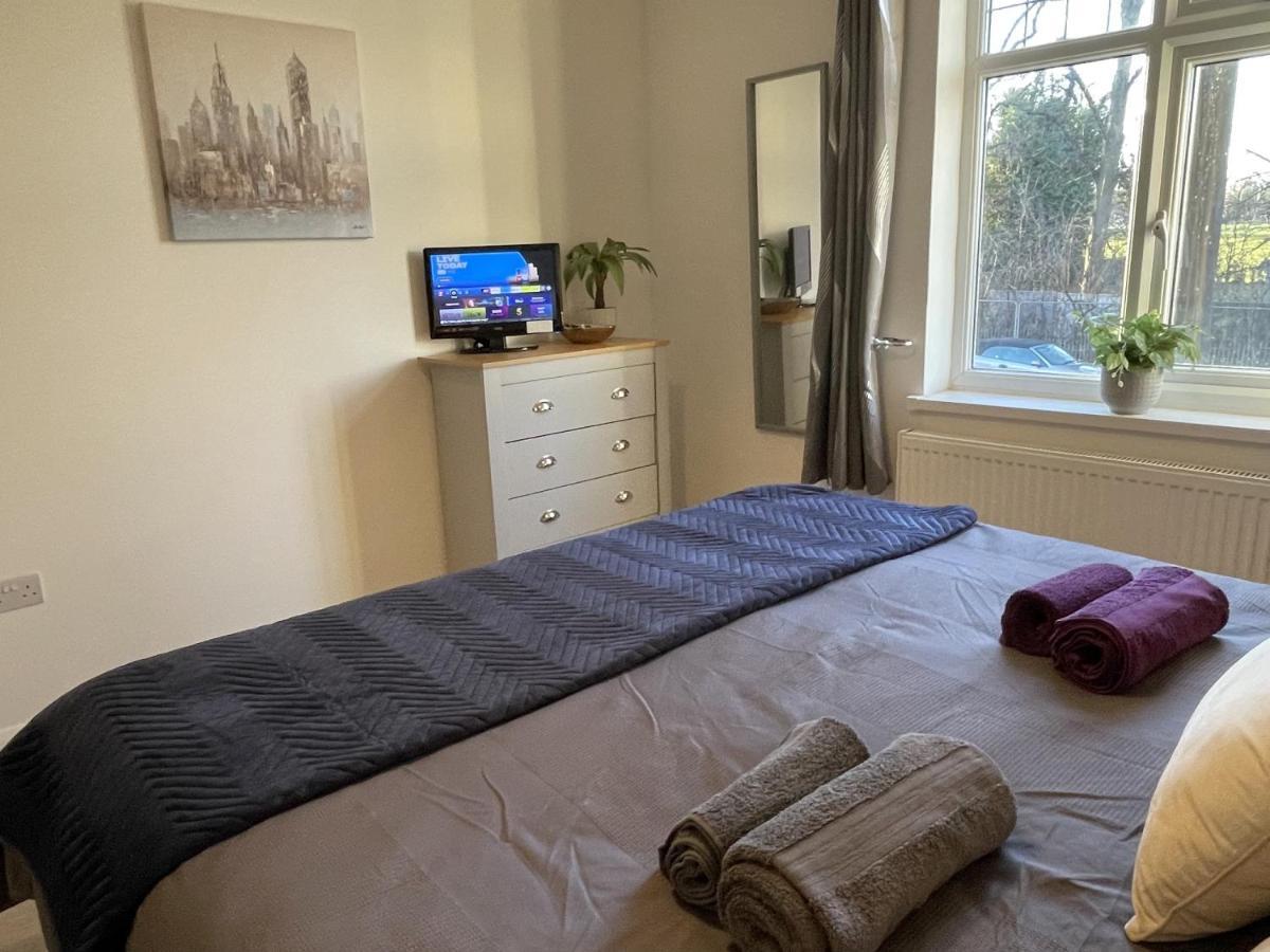 Supreme - 1 Bedroom Apart Sleeps 4 Short/Long Stay Джиллингем Экстерьер фото